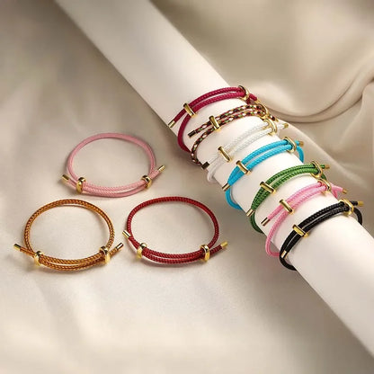 Elegantes Twist-Armband mit Goldfarbenem Design – Stilvolles Accessoire für jeden Anlass